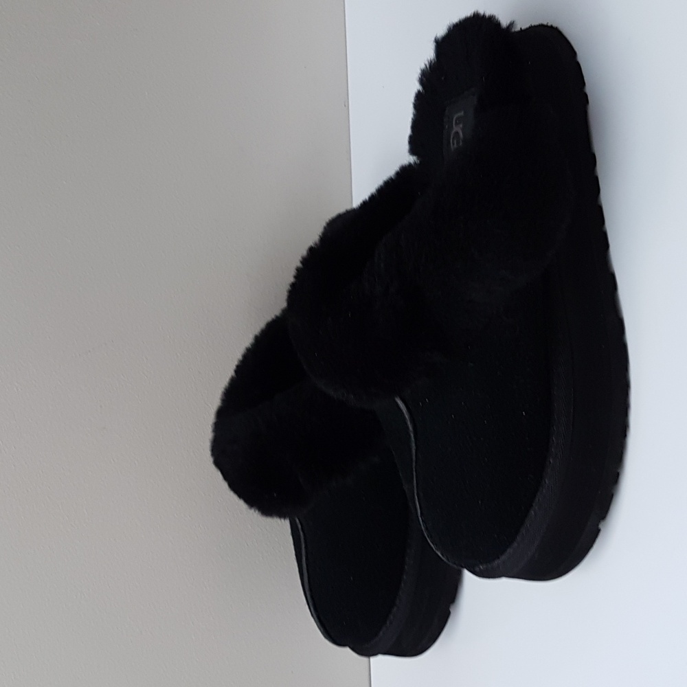 UGG Women's Plush Black Slippers - Picture 11 of 12